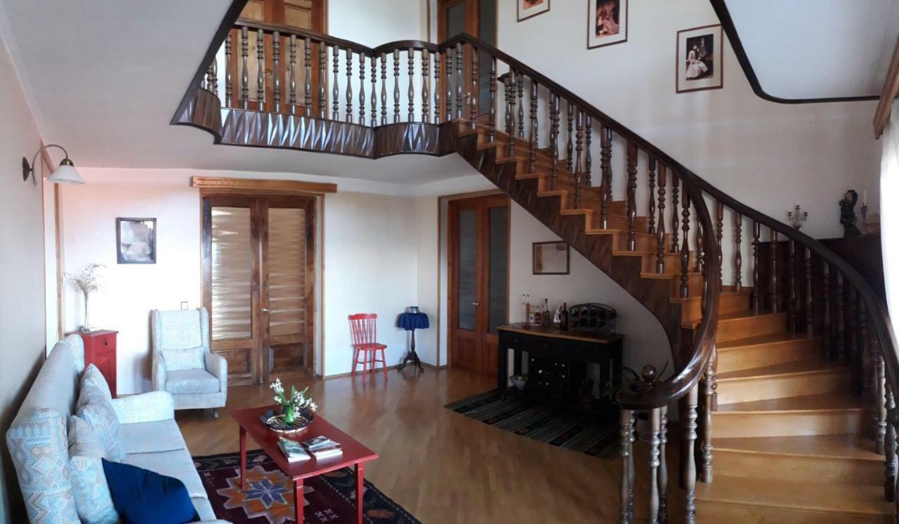 Omsi House Hotel เทลาวี ภายนอก รูปภาพ