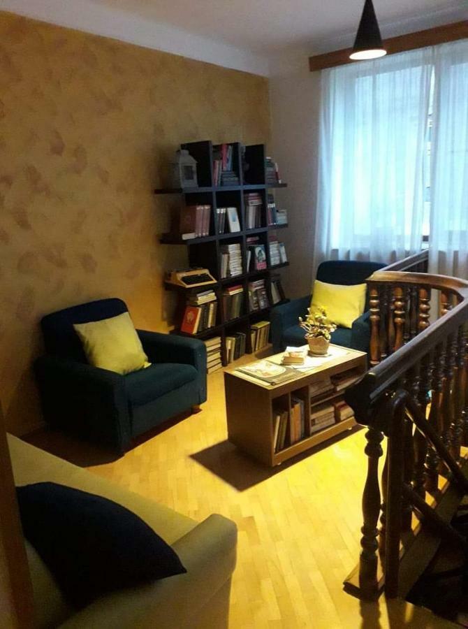 Omsi House Hotel เทลาวี ภายนอก รูปภาพ